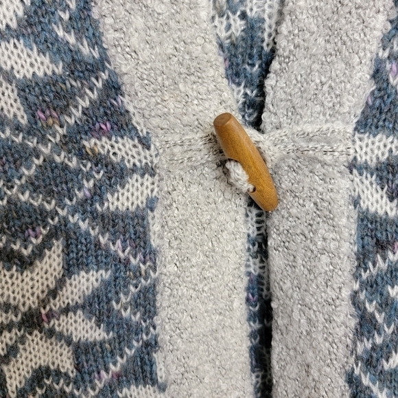 NWT CJ Banks | Blue Knit Snowflake Short Sleeve Hooded Poncho Style Sweater - Picture 4 of 6